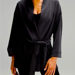 lululemon Softstreme Belted Wrap - black - size M/L - brand new with tags